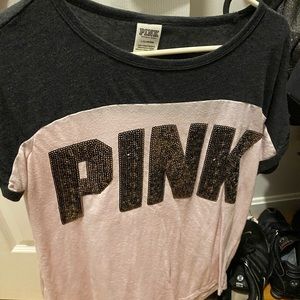 women’s pink tee